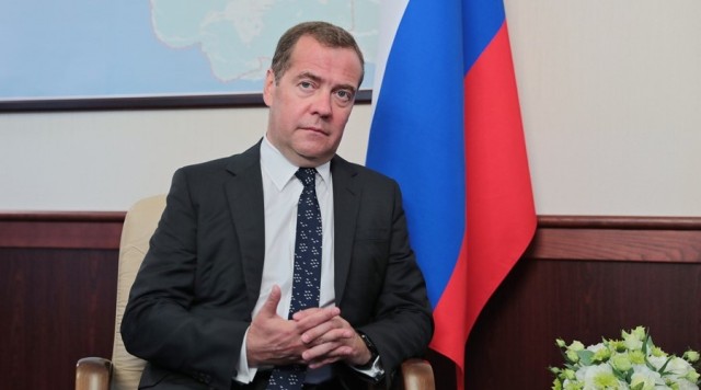 ex-Президент Медведев про хотелки Польши