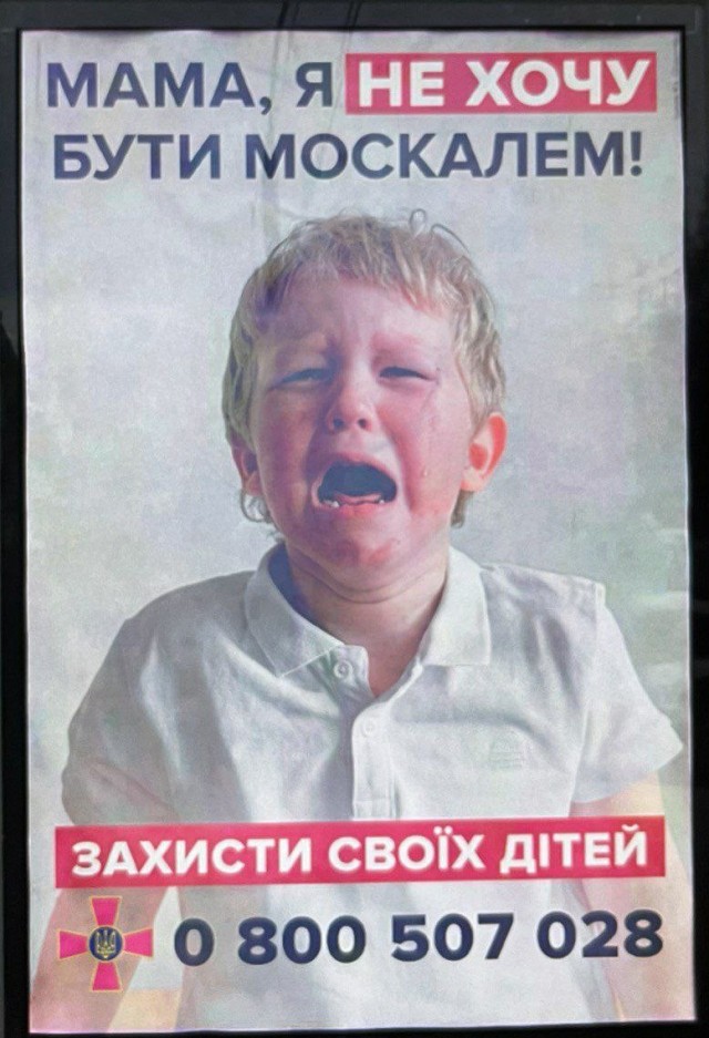 Вот так начнешь изучать фамильные портреты…