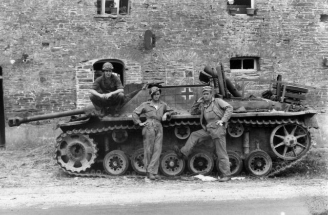StuG III под кличкой "Гадюка", самая массовая в производстве с которой пришлось встретиться нашим дедам.