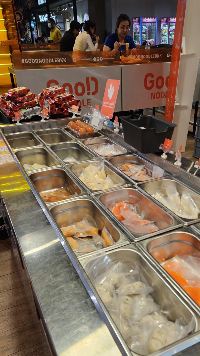 В Бангкоке есть магазин Good noodles, в котором представлено более 70 видов "быстрой" лапши из разных азиатских стран
