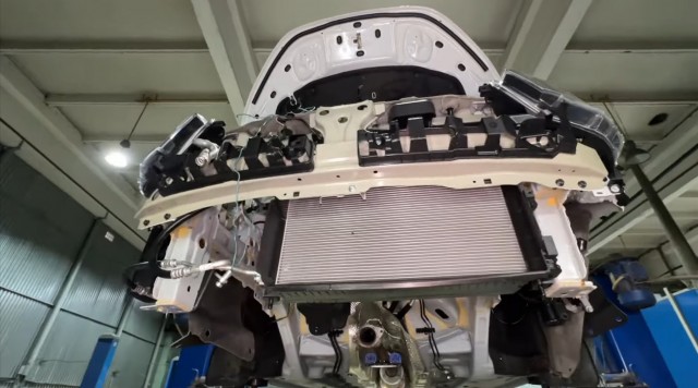 "Клубный сервис" первым в России полностью разобрал новую Ладу Искру