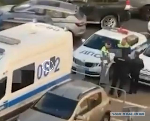 Расчленённое тело женщины нашли в квартире в московском районе Жулебино.