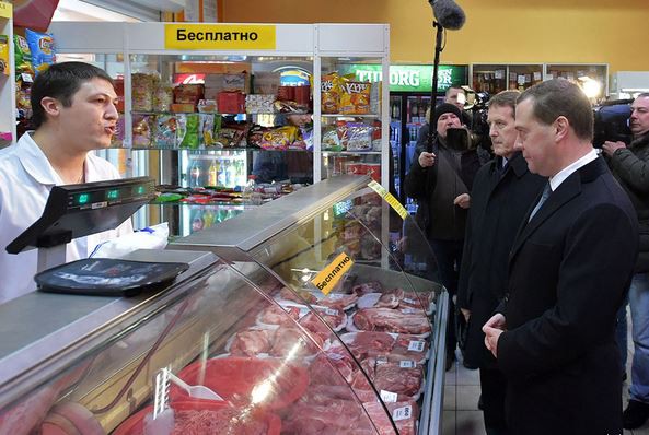 Медведев лично проверил цены
