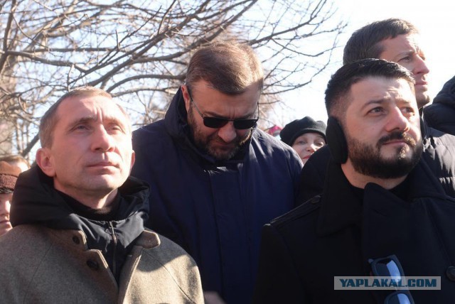 Екатеринбург, народ требует референдум