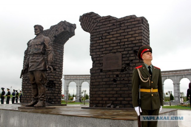 Власти Адлерского района Сочи демонтировали памятник русским героям Кавказской войны после жалоб «черкесских активистов»