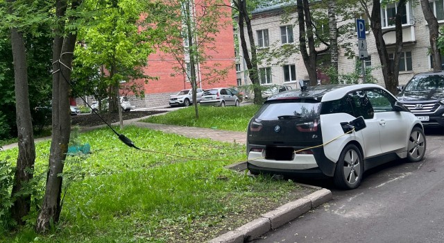 Станция зарядки электромобилей в Павловске