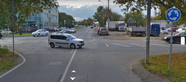 ПДД. В какую полосу может повернуть каждый автомобиль?