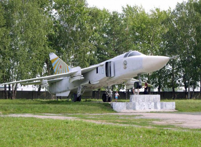 20 самых интересных авиапамятников