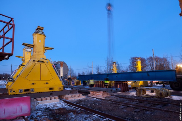 Транспортировка корпуса ядерного реактора через Великий Новгород