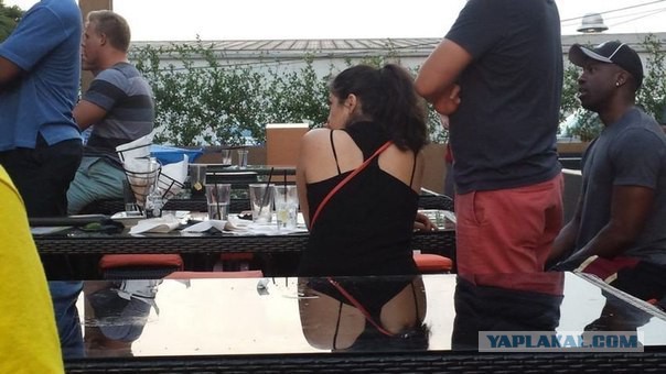 55 картинок из серии "Показалось"