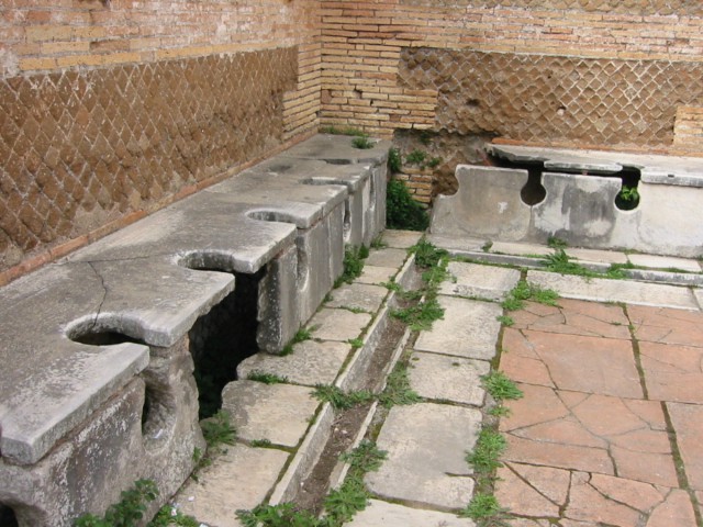 Как в Древнем Риме обходились без технологии туалетной бумаги