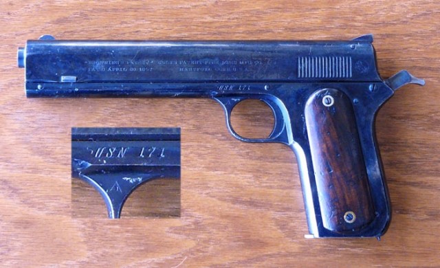 Первый в ряду "Кольтов": Colt M1900