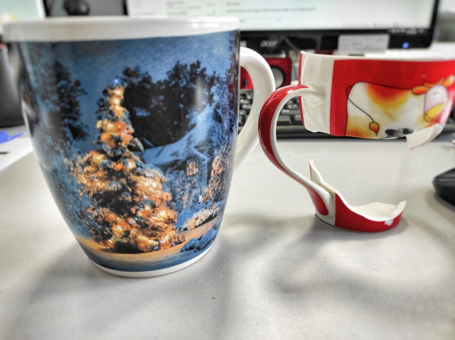 А из какой кружки вы пьёте на работе?