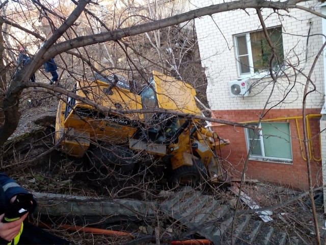 У бульдозера отказали тормоза