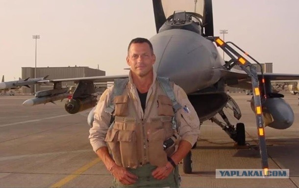 Один из лучших пилотов истребителей F-16 в мире заявил о готовности отправиться на Украину