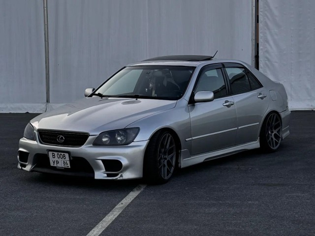 Toyota Altezza. Нужна ли такая машина в 2026 году?