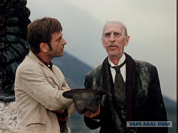 Медведев предлагает учиться жить бедно.