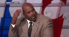 Да кто это меня трогает?!