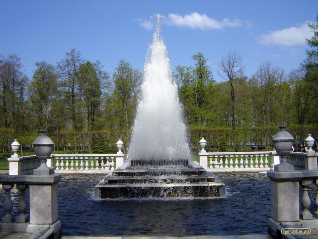 Как работает система Петергофских фонтанов?