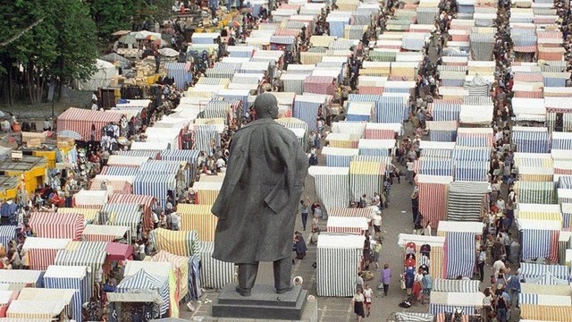 Аналитики ЦБ предсказали растущую роль «челночного» бизнеса в России