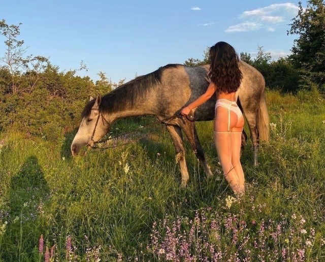 Девушки на свежем воздухе