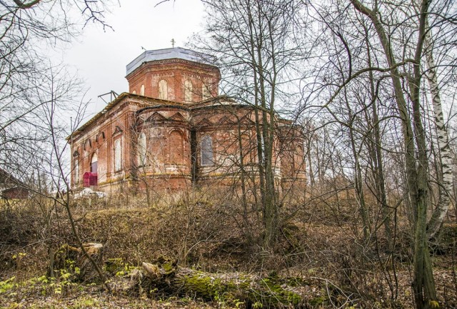 Где находится самая загадочная церковь-заброшка