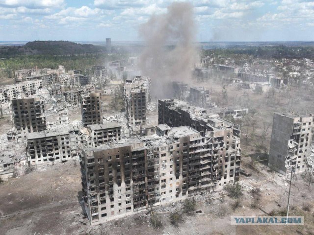 Беспилотники атаковали паром в порту Кавказ