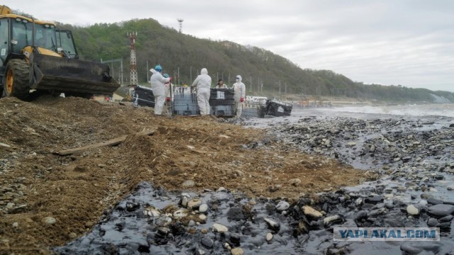 В Туапсе собрали почти 10 тыс. кубометров загрязненного нефтью грунта