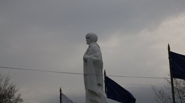Ленин разный))