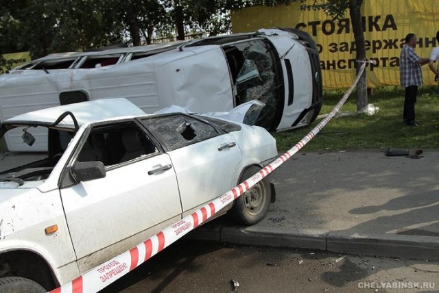 В ДТП с участием Porsche Panamera и маршрутки ...