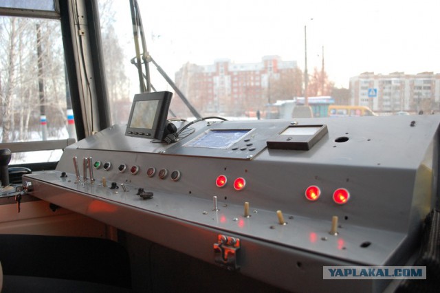 Трамвай таранит девятку с кавказцами