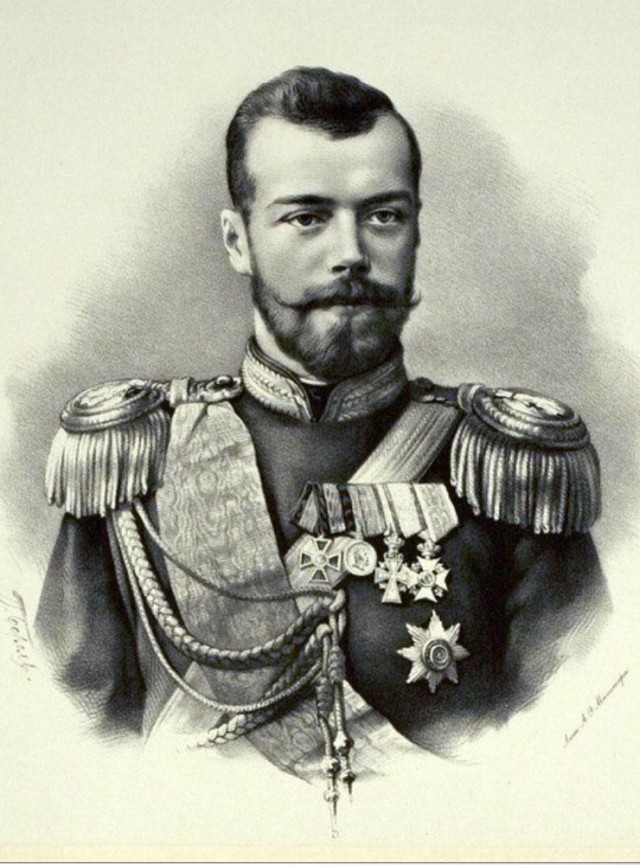 А им идёт