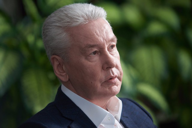Наша служба и опасна и трудна...