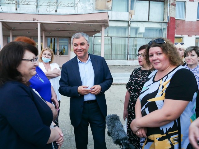 "Это начало конца". Жители саратовского поселка выступили против закрытия школы
