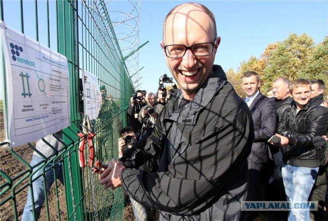 На границе с Беларусью Польша построила первые 50 километров стены высотой около 5 м
