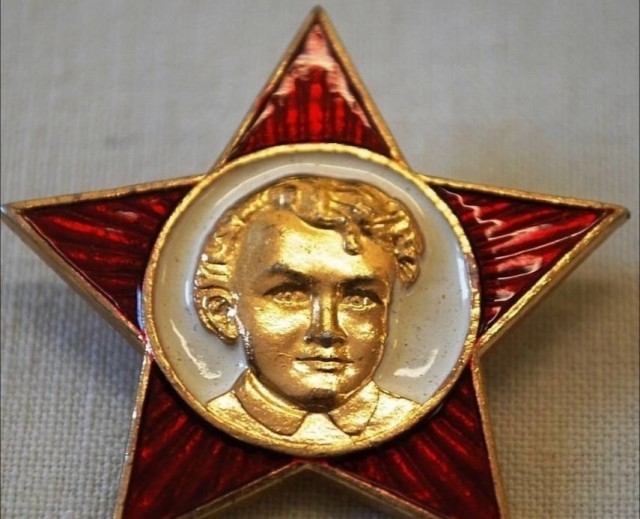 Фотографии из времен, когда ты верил в светлое будущее!