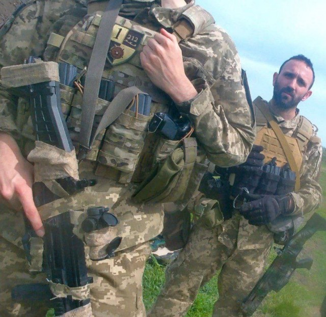 В массовом количестве появились фотографии наемников из стран НАТО в рядах ВСУ
