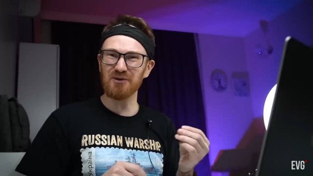 Москвич написал донос на блогера Евгения Архипова за принт на футболке.