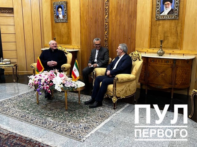 Александр Лукашенко прилетел в Иран