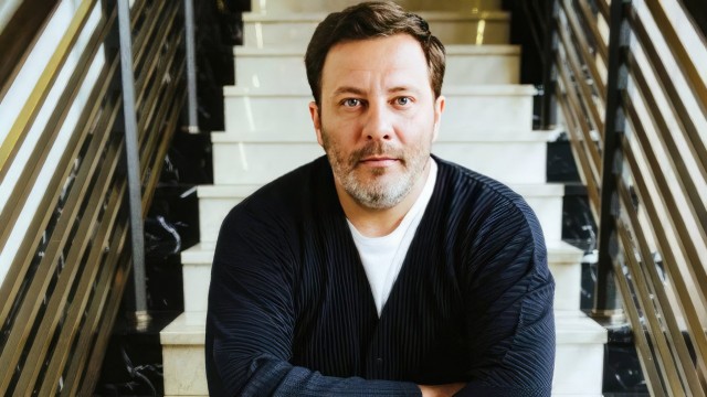 В 1990-х он собирал стадионы и пропал: Как живет диск-жокей Сергей Минаев