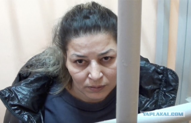 В Екатеринбурге цыганка избавила пенсионерку от порчи и денег