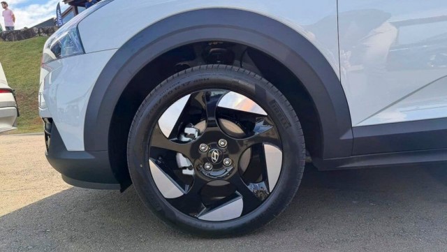 Hyundai представил хэтчбек i20 нового поколения (преемник модели Hyundai Getz). Цена новинки от 1,5 до 2,0 млн рублей