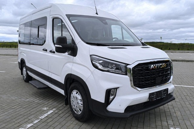 Avior начал предлагать в России новый микроавтобус Touring Bus по цене от 6 млн рублей