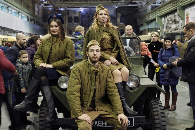 Выставка автотехники, ПО "Ленрезерв", СПб.
