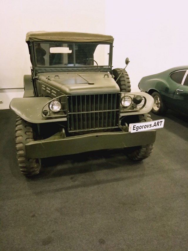 Про выставку редких и антикварных автомобилей