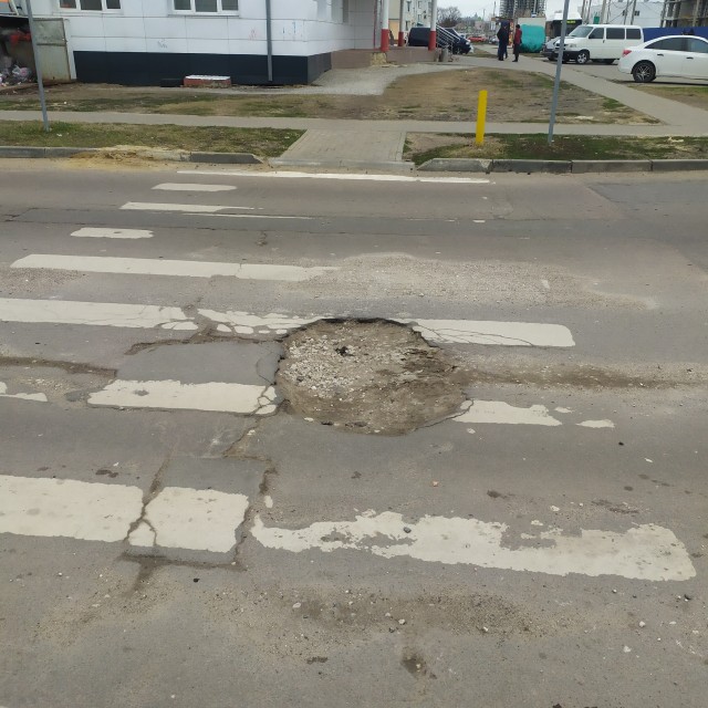 Тайна появления ям на российских дорогах стала немного понятнее...
