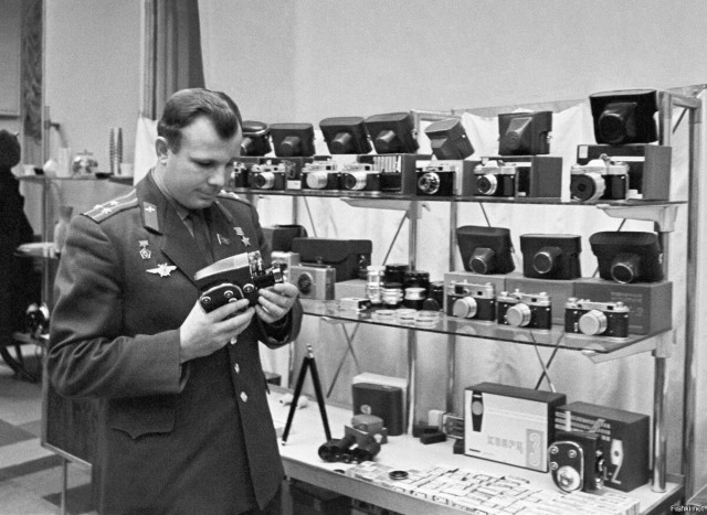 Подборка фотографий актеров, актрис и всем известных людей. 05.05.25