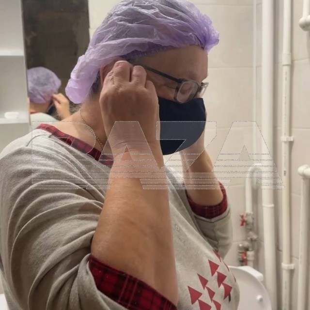 В Питере семья не может пользоваться ванной с туалетом, потому что от соседей через вентиляцию идёт страшнейший «аромат»