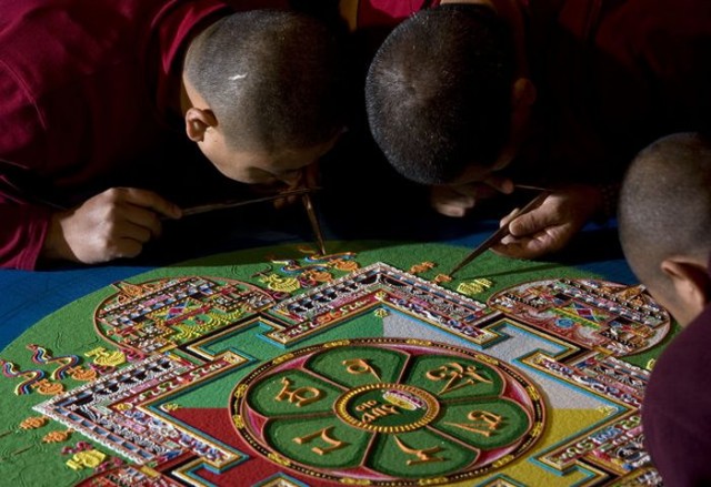 Тибетские мандалы из песка