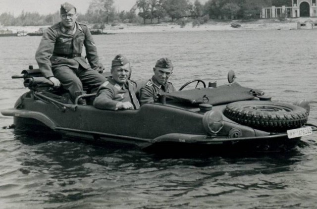 Жук-плавунец: тест-драйв Volkswagen Type 166 Schwimmwagen